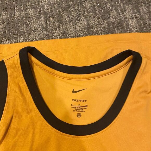 Nike Women's Dri-FIT Swoosh Fly Basketball Jersey - Picture 10 of 11